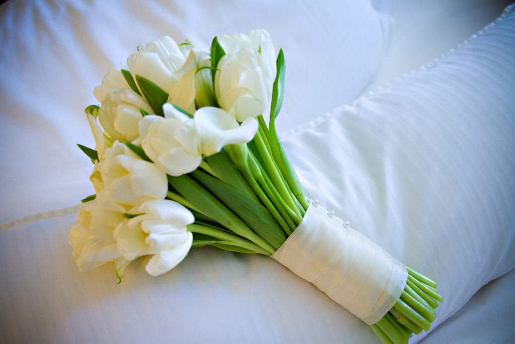 wedding white modern bouquet tulips calla lilies philippa tarrant